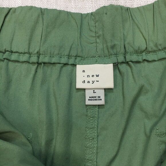 A New Day Shorts Women L Everyday Green Wide Leg Elastic Waist High Rise Relax - Picture 3 of 9